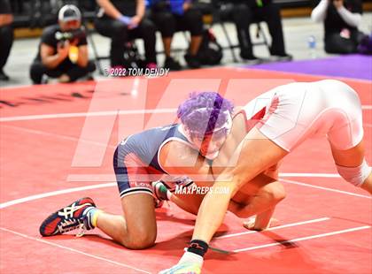Thumbnail 2 in UIL State Championships - 6A 152lb Final photogallery.