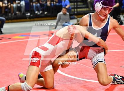 Thumbnail 2 in UIL State Championships - 6A 152lb Final photogallery.