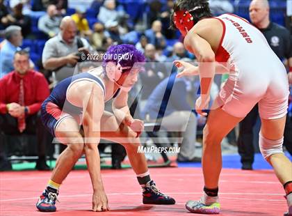 Thumbnail 3 in UIL State Championships - 6A 152lb Final photogallery.
