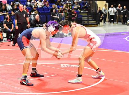 Thumbnail 1 in UIL State Championships - 6A 152lb Final photogallery.