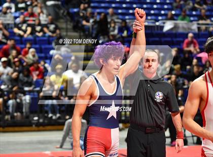 Thumbnail 2 in UIL State Championships - 6A 152lb Final photogallery.