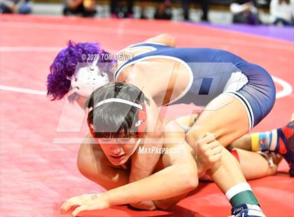 Thumbnail 2 in UIL State Championships - 6A 152lb Final photogallery.