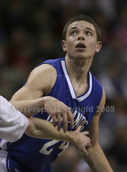 Thumbnail 1 in St. Henry vs. Highlands (Ninth Region Tournament) photogallery.