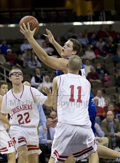Thumbnail 3 in St. Henry vs. Highlands (Ninth Region Tournament) photogallery.