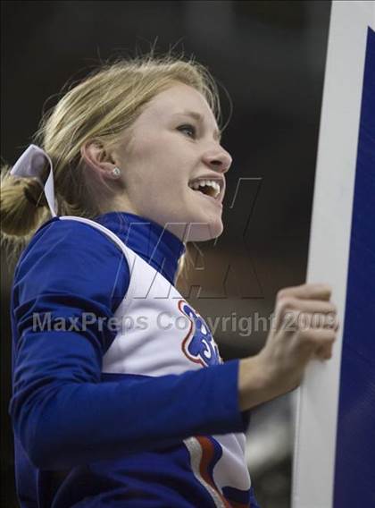 Thumbnail 3 in St. Henry vs. Highlands (Ninth Region Tournament) photogallery.
