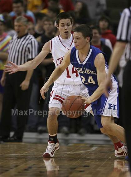 Thumbnail 3 in St. Henry vs. Highlands (Ninth Region Tournament) photogallery.