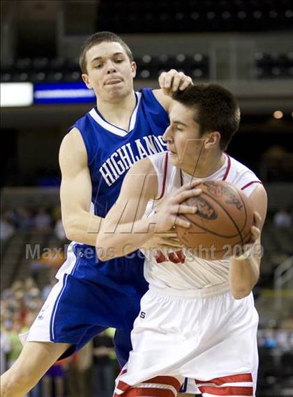 Thumbnail 2 in St. Henry vs. Highlands (Ninth Region Tournament) photogallery.
