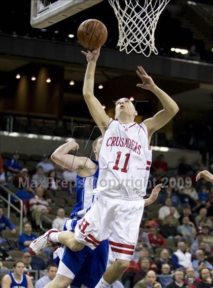 Thumbnail 2 in St. Henry vs. Highlands (Ninth Region Tournament) photogallery.