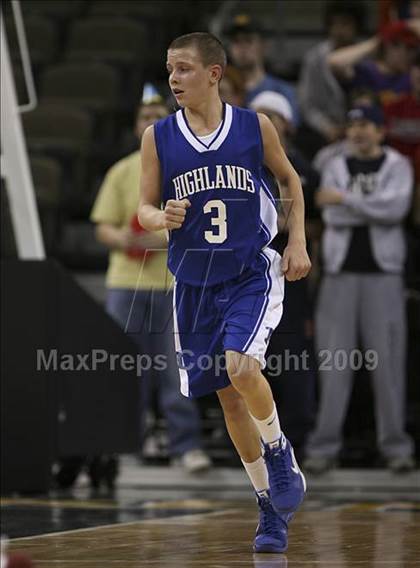 Thumbnail 2 in St. Henry vs. Highlands (Ninth Region Tournament) photogallery.