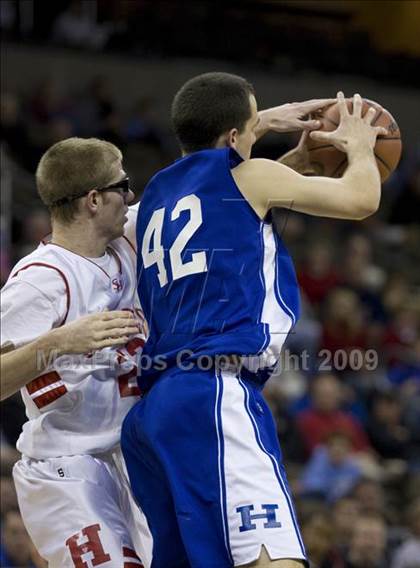 Thumbnail 3 in St. Henry vs. Highlands (Ninth Region Tournament) photogallery.