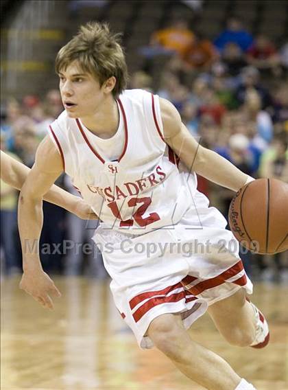 Thumbnail 3 in St. Henry vs. Highlands (Ninth Region Tournament) photogallery.