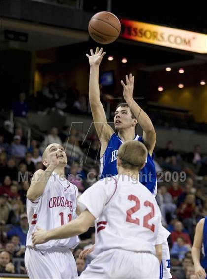 Thumbnail 2 in St. Henry vs. Highlands (Ninth Region Tournament) photogallery.