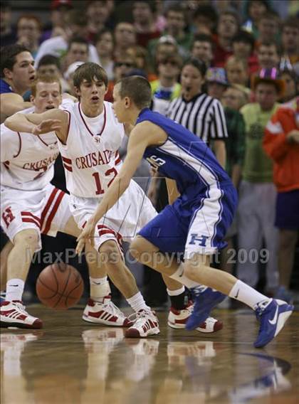 Thumbnail 3 in St. Henry vs. Highlands (Ninth Region Tournament) photogallery.
