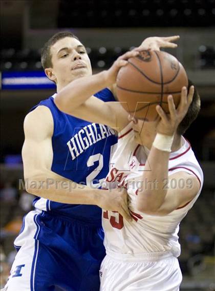 Thumbnail 1 in St. Henry vs. Highlands (Ninth Region Tournament) photogallery.