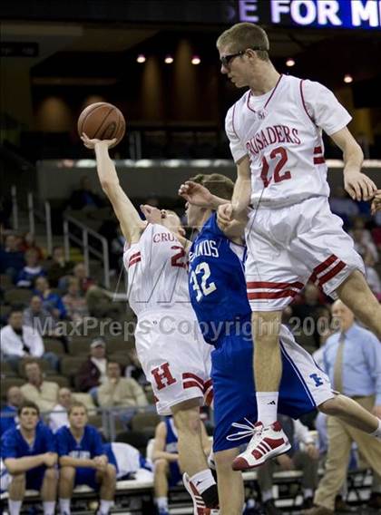 Thumbnail 1 in St. Henry vs. Highlands (Ninth Region Tournament) photogallery.