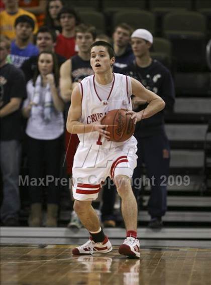 Thumbnail 2 in St. Henry vs. Highlands (Ninth Region Tournament) photogallery.