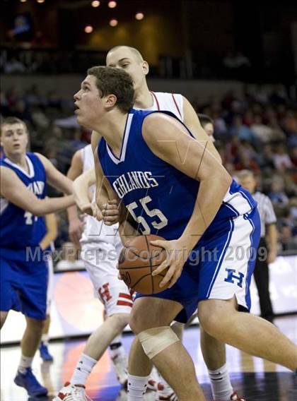 Thumbnail 3 in St. Henry vs. Highlands (Ninth Region Tournament) photogallery.
