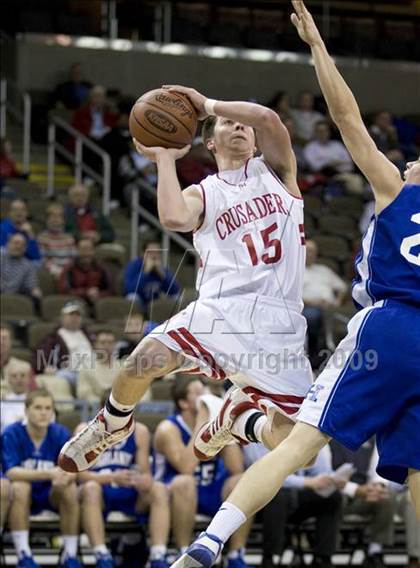 Thumbnail 1 in St. Henry vs. Highlands (Ninth Region Tournament) photogallery.