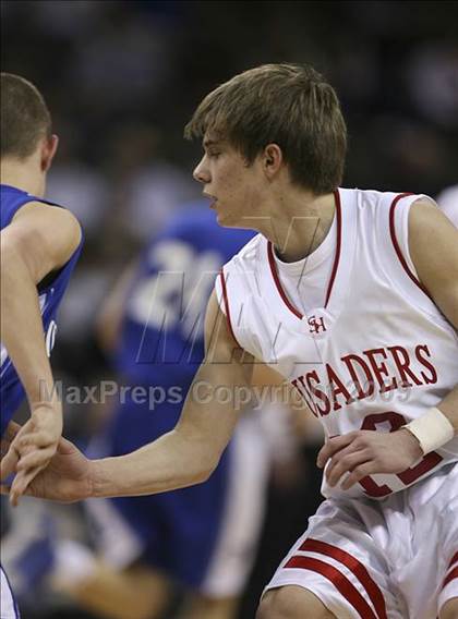 Thumbnail 1 in St. Henry vs. Highlands (Ninth Region Tournament) photogallery.