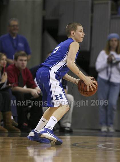 Thumbnail 3 in St. Henry vs. Highlands (Ninth Region Tournament) photogallery.