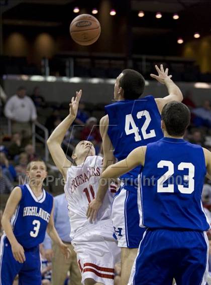 Thumbnail 3 in St. Henry vs. Highlands (Ninth Region Tournament) photogallery.