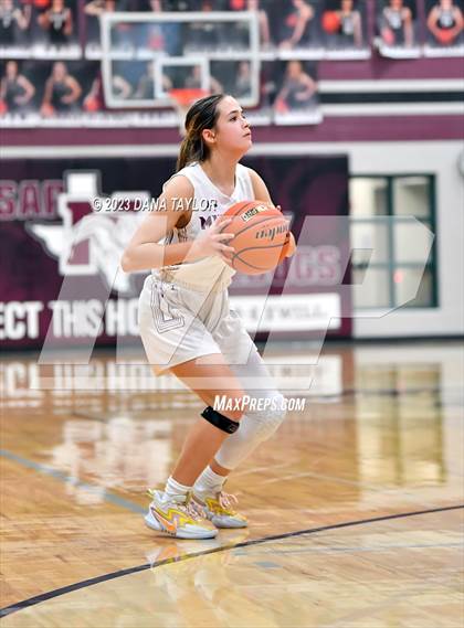 Thumbnail 1 in Early @ Millsap photogallery.