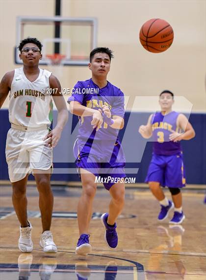 Thumbnail 1 in Houston [Sam] vs Brackenridge photogallery.