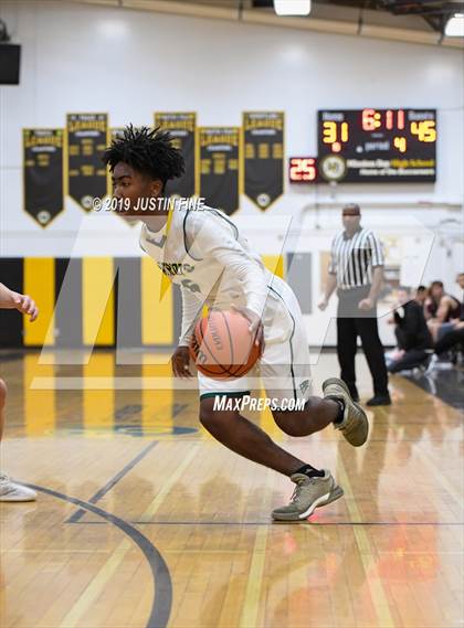 Thumbnail 2 in Bishop's vs. Patrick Henry photogallery.