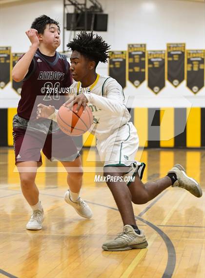 Thumbnail 1 in Bishop's vs. Patrick Henry photogallery.