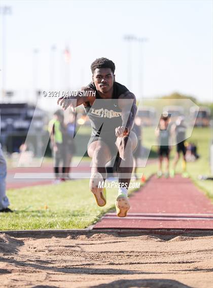 Thumbnail 3 in KC Suburban Red Conf. Champ. - Boys Field photogallery.