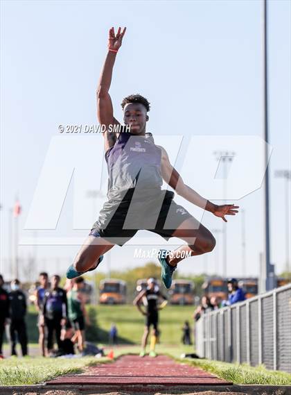 Thumbnail 3 in KC Suburban Red Conf. Champ. - Boys Field photogallery.