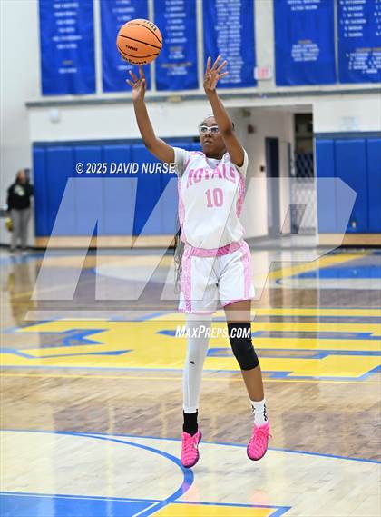 Thumbnail 3 in Knight @ Quartz Hill photogallery.