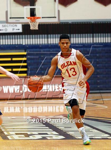 Thumbnail 3 in Warren vs Olean (IAABO Holiday Tournament Large School Championship) photogallery.