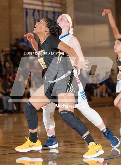Thumbnail 1 in St. Ignatius vs. Bishop O'Dowd (Presentation Shootout) photogallery.