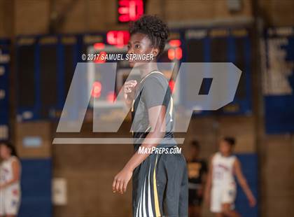 Thumbnail 1 in St. Ignatius vs. Bishop O'Dowd (Presentation Shootout) photogallery.