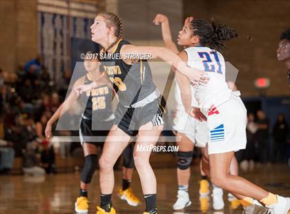 Thumbnail 3 in St. Ignatius vs. Bishop O'Dowd (Presentation Shootout) photogallery.
