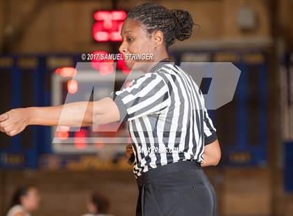 Thumbnail 2 in St. Ignatius vs. Bishop O'Dowd (Presentation Shootout) photogallery.