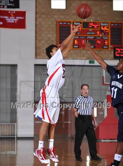 Thumbnail 3 in Pacific Hills vs Mayfair (MaxPreps Holiday Classic) photogallery.
