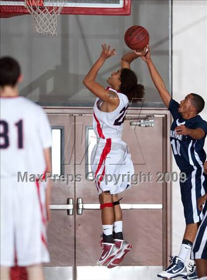 Thumbnail 1 in Pacific Hills vs Mayfair (MaxPreps Holiday Classic) photogallery.