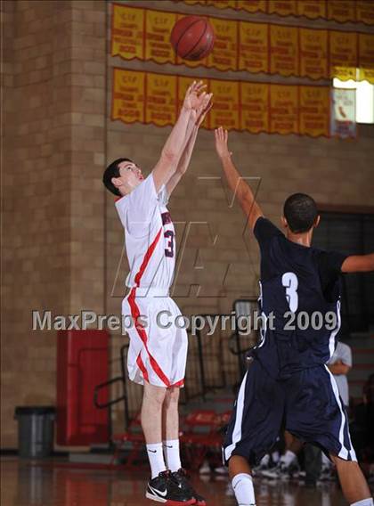 Thumbnail 2 in Pacific Hills vs Mayfair (MaxPreps Holiday Classic) photogallery.