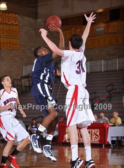 Thumbnail 3 in Pacific Hills vs Mayfair (MaxPreps Holiday Classic) photogallery.