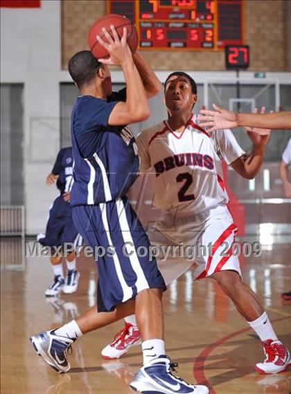 Thumbnail 3 in Pacific Hills vs Mayfair (MaxPreps Holiday Classic) photogallery.
