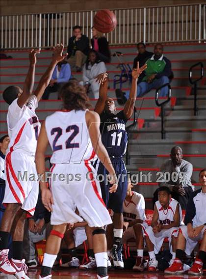 Thumbnail 2 in Pacific Hills vs Mayfair (MaxPreps Holiday Classic) photogallery.