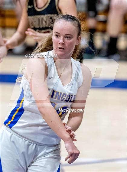 Thumbnail 2 in Whitney vs Lincoln (Chavez tournament) photogallery.