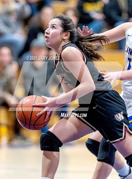 Thumbnail 3 in Whitney vs Lincoln (Chavez tournament) photogallery.