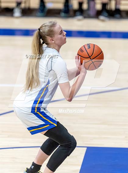 Thumbnail 3 in Whitney vs Lincoln (Chavez tournament) photogallery.