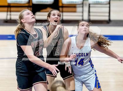 Thumbnail 2 in Whitney vs Lincoln (Chavez tournament) photogallery.