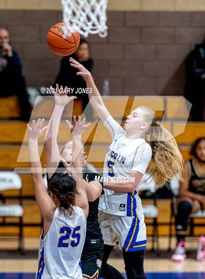 Thumbnail 2 in Whitney vs Lincoln (Chavez tournament) photogallery.