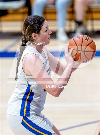 Thumbnail 3 in Whitney vs Lincoln (Chavez tournament) photogallery.