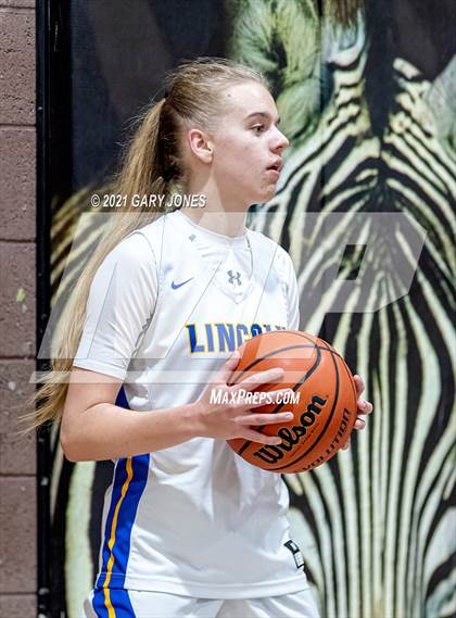 Thumbnail 3 in Whitney vs Lincoln (Chavez tournament) photogallery.